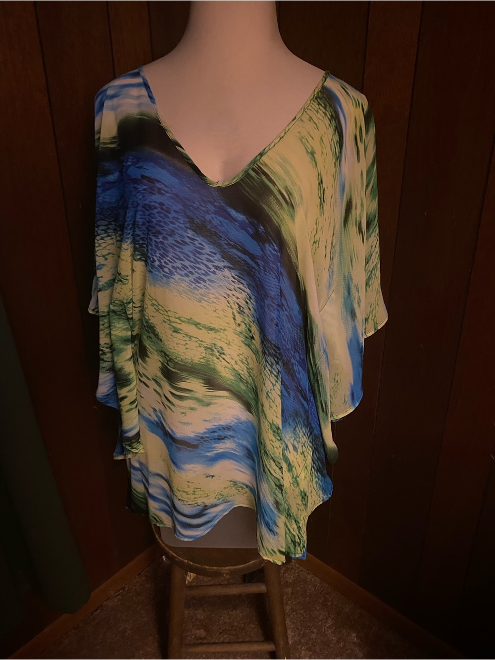 VENUS V-Neck Tunic in Blue and Green Wave Print Swim Coverup